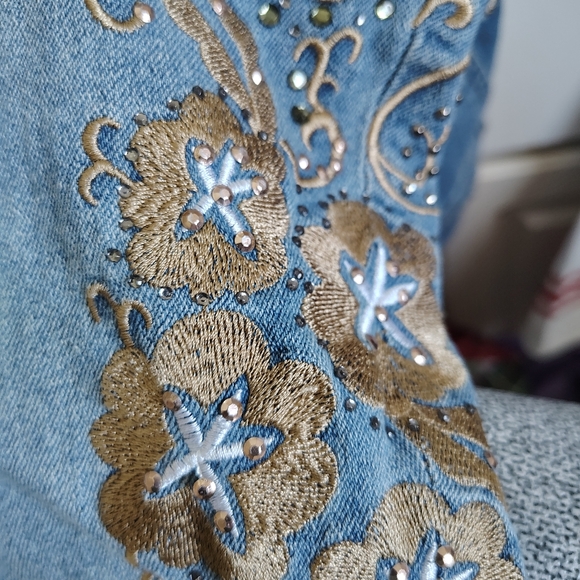 Women's Venus Blue Denim Embellished Embroidered Distressed Jeans Sz 8 - Picture 14 of 14